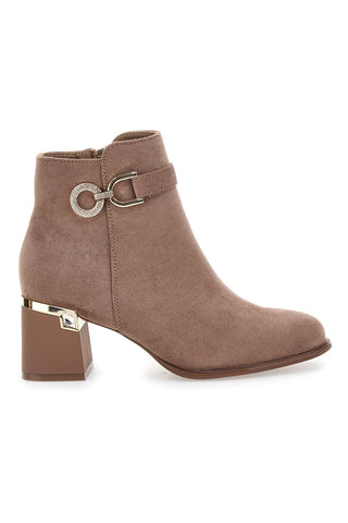 Stivaletti taupe con tacco medio e dettagli gioiello The First P617