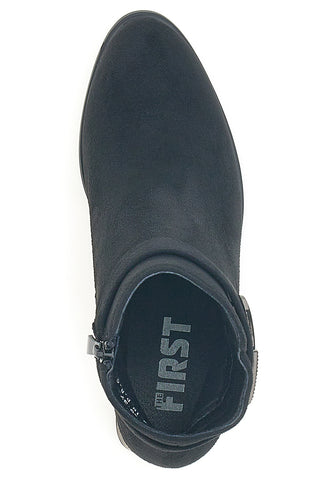 The First P618 – Schwarze Stiefeletten mit quadratischem Absatz