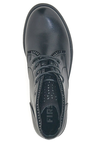 Schwarze Stiefeletten The First P630 mit Ton-in-Ton-Nieten