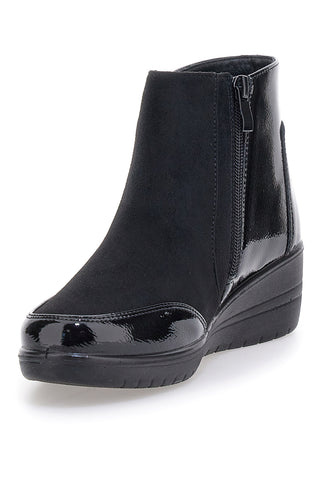 Schwarze Stiefeletten mit Lackdetails und Keilabsatz Plocadi MINA1706