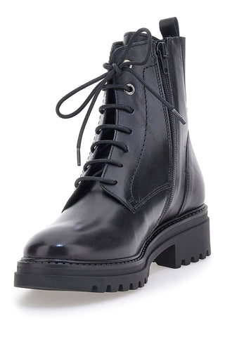 Anfibi neri con suola carrarmato e zip laterale Pittarello class 1521