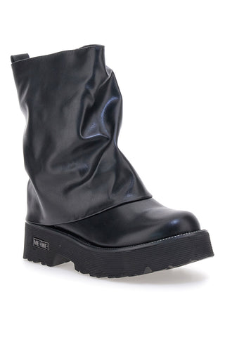 Stivali neri con gambale morbido e suola carrarmato Me & Me 3014