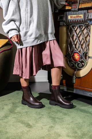 Braune Stiefeletten mit elastischer Seite und Profilsohle Pittarello BT23059066A