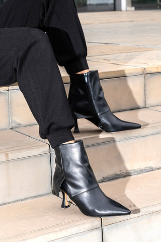 Tronchetti neri a punta con tacco a rocchetto Mon Dieu B8830Q8820Q5