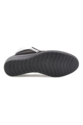 Stivaletto Nero con Inserti in Effetto Vernice e Borchie Plocadi MINA1706