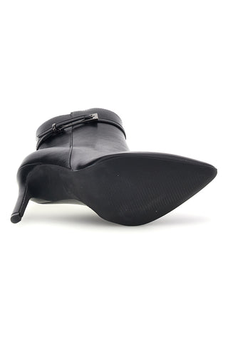 Schwarze Stiefeletten mit spitzer Zehenpartie, Absatz und Schnalle von The First P749