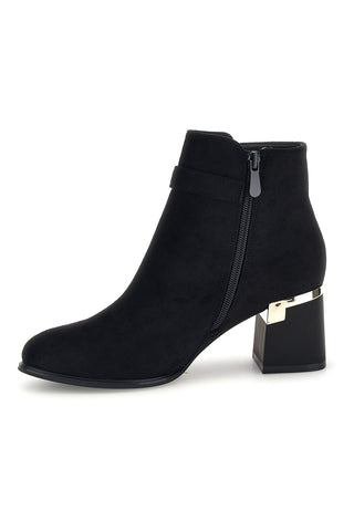Schwarze Stiefeletten in Wildlederoptik mit Schmuck-Schnalle „The first P742“