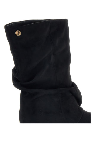 Schwarze Stiefeletten in Wildlederoptik mit Drapierung und niedrigem Absatz – Pittarello Capsule BT261353004