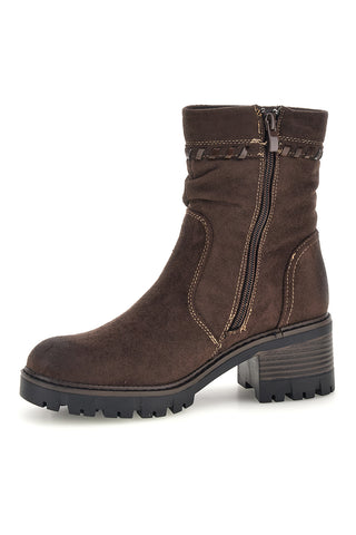 Braune Stiefeletten mit Absatz und Profilsohle von Pittarello, Modell BT23039058