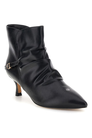 Tronchetto Nero in Pelle con Effetto Arricciato e Tacco Kitten Mon dieu 8876Q27