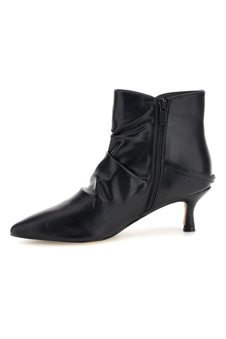 Tronchetto Nero in Pelle con Effetto Arricciato e Tacco Kitten Mon dieu 8876Q27
