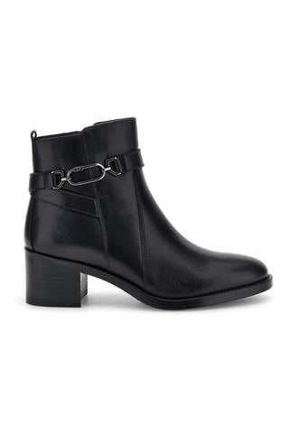 Schwarze Lederstiefeletten mit Riemchen und Absatz von Pittarello, Modell BB266202