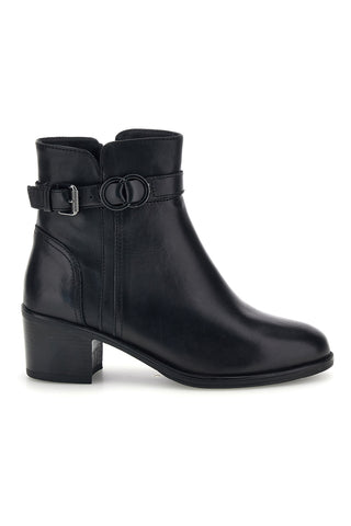 Schwarze Stiefeletten mit Riemchen und doppeltem Ring von Pittarello 25422