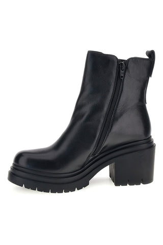 Schwarze Chelsea-Stiefeletten mit breitem Absatz und Profilsohle von Pittarello, Modell Focus KI6727