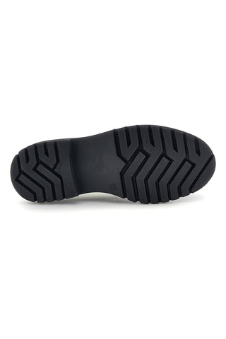 Schwarze Chelsea-Stiefeletten mit seitlichen Gummizügen und Profilsohle von Pittarello Focus KI6079