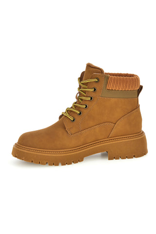 Kamelbraune Stiefeletten mit Schnürung und Profilsohle, erste Reihe GB2012