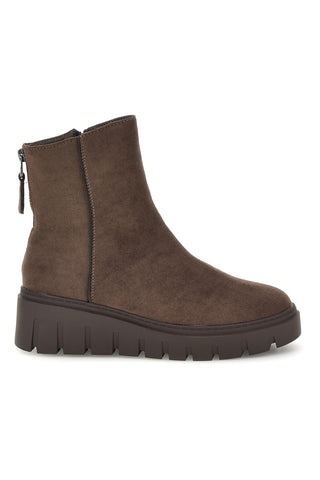 Braune Stiefeletten in Wildlederoptik mit doppeltem Reißverschluss und Profilsohle – Pittarello Capsule TW26W6253608