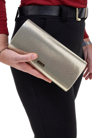 Coveri SERA0998 goldene Clutch mit laminiertem Effekt und starrer Klappe