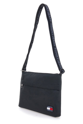 Tommy Jeans Ess Daily Sacoche Schwarze schmale Stoff-Schultertasche