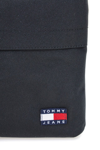 Tommy Jeans Ess Daily Sacoche Schwarze schmale Stoff-Schultertasche
