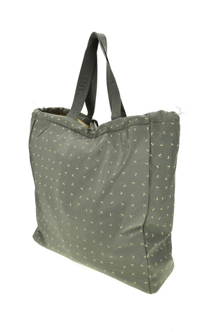 Grün gemusterte Strandtasche, die sich in einen Rucksack verwandeln lässt Naj-oleari 61988/MIAP2