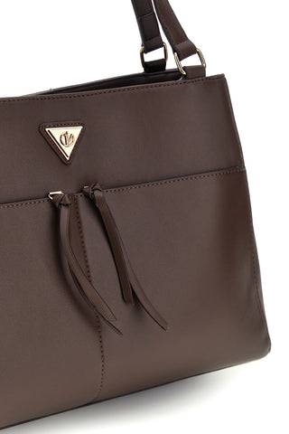 Braune Umhängetasche mit Fronttaschen und goldener Logo-Plakette von Guido Vietri, K30,377,B020
