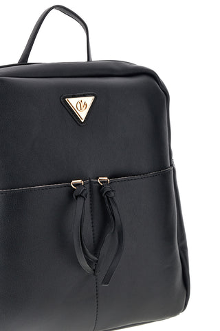 Schwarzer Rucksack mit Fronttaschen und goldener Logo-Plakette Guido Vietri K30,377,B005
