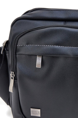 Borsello a tracolla nera con cuciture a contrasto Black Ghost BASILE BS522-4