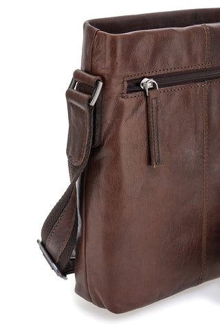 Borsello a tracolla marrone in pelle con tracolla regolabile Black Shoot BS2883/T