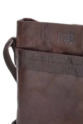 Borsello a tracolla marrone in pelle con tracolla regolabile Black Shoot BS2883/T