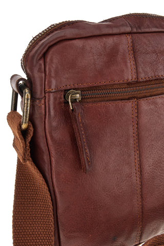 Borsa a tracolla marrone con tasche con zip Black shoot CLASS WYP002