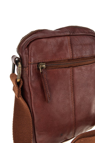 Borsa a tracolla cognac con tasche con zip Black shoot CLASS WYP002