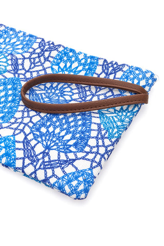 Pochette mare in fantasia blu in tessuto ricamato Basile 22153