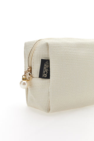 Weiße Schönheit mit Armband JUICE LONDON 049