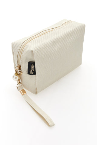 Weiße Schönheit mit Armband JUICE LONDON 049