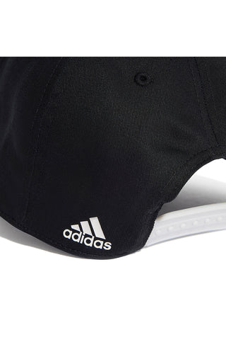 Kappe mit schwarzem Schirm und weißem ADIDAS DAILY CAP-Logo