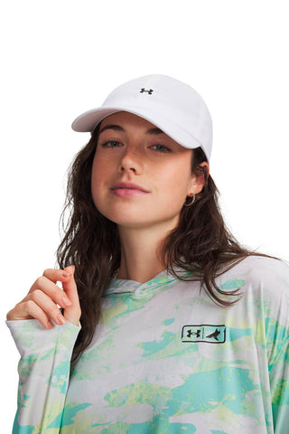 Weißer Hut mit Under Armour Logo 1369790-104