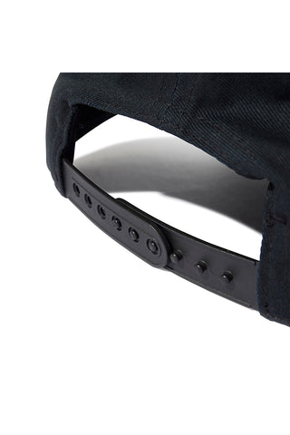 Schwarze Kappe mit Adidas Logo JD1328