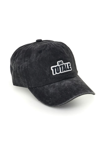 Cappellino Nero con Visiera e Scritta 