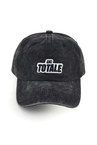 Cappellino Nero con Visiera e Scritta 