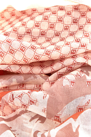 Orangefarbener Schal mit Blumendruck Laura Biagiotti 26s206-06