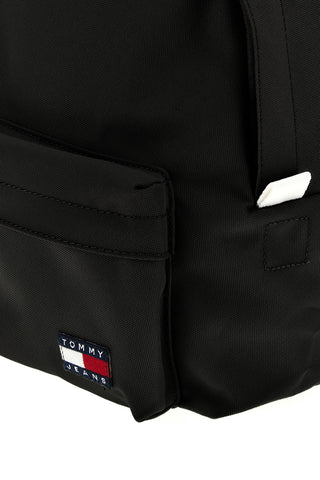 Schwarzer Stoffrucksack mit weißen Details und Tommy Jeans Logo-Badge 18648